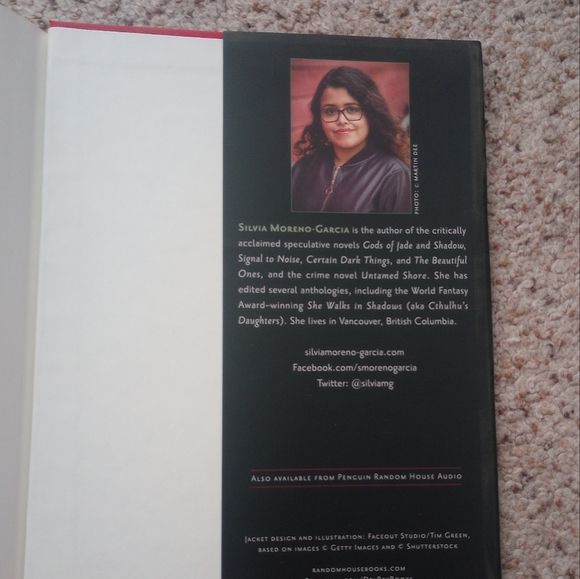 Mexican Gothic by Silvia Moreno-Garcia - Picture 4 of 5